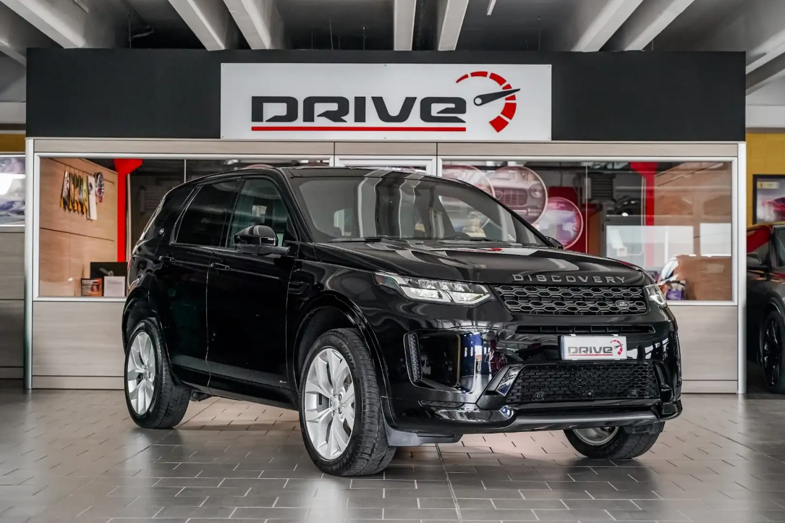 Land Rover Discovery Sport 2.0 TD4 180 CV AWD Auto R-Dynamic Zwart - 1