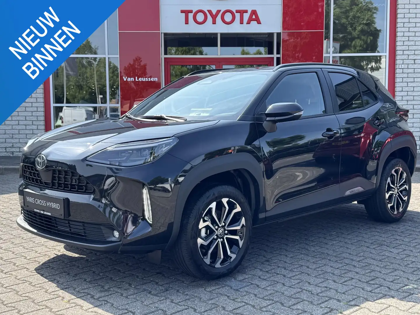 Toyota Yaris Cross HYBRID 115 DYNAMIC COMFORT PACK NIEUW EN DIRECT LE Zwart - 1