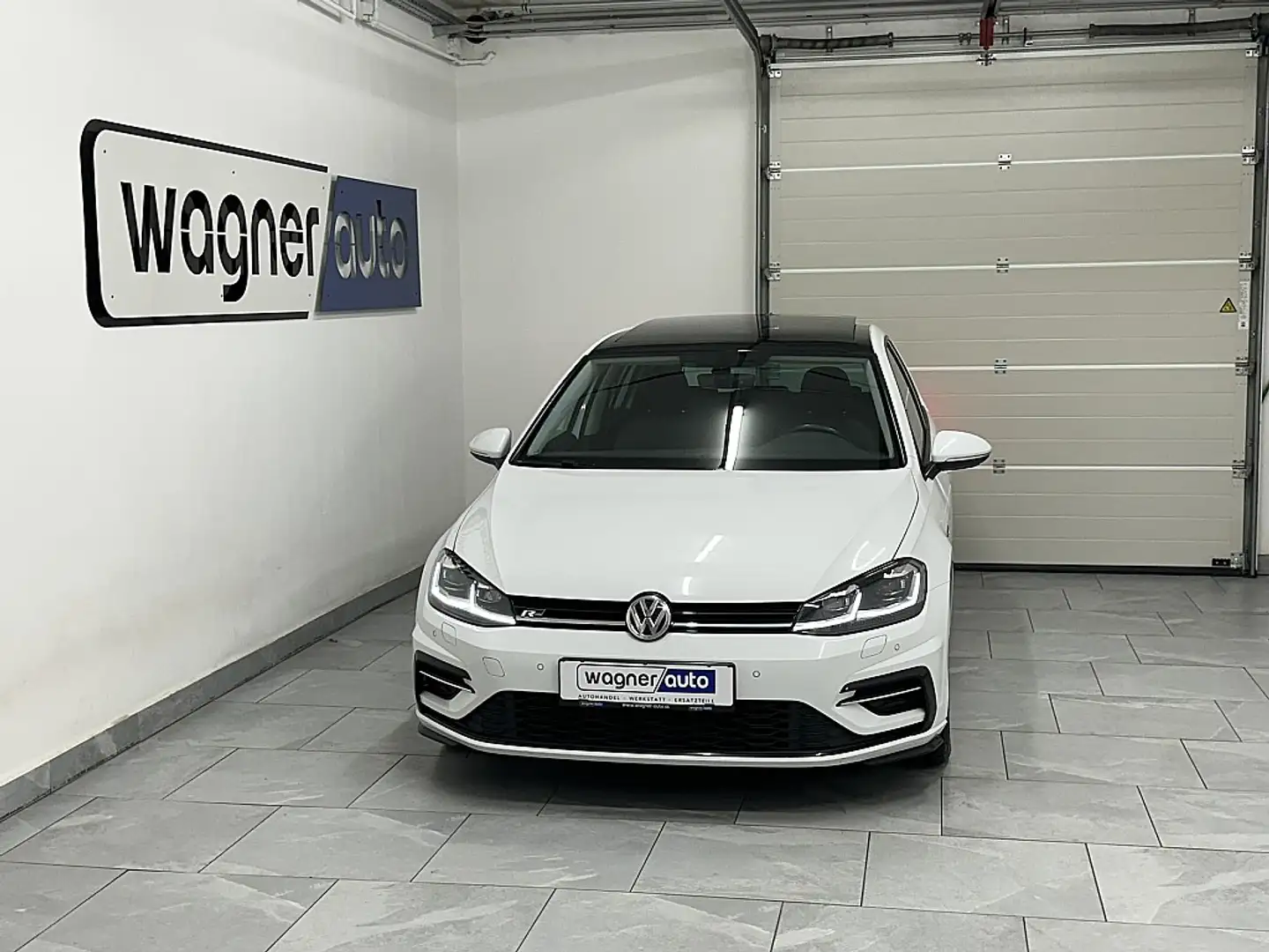 Volkswagen Golf R abbit 1,6 TDI DSG R-Line/LED/ACC/Navi/Pano/Mass... Weiß - 1