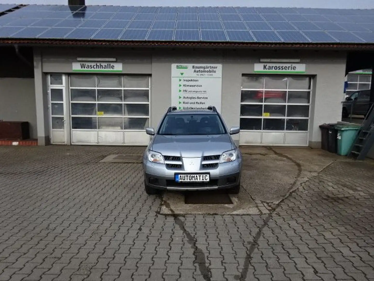 Mitsubishi Outlander 2.4 I--Allrad--Automatik--SHZ--GSD Silber - 2