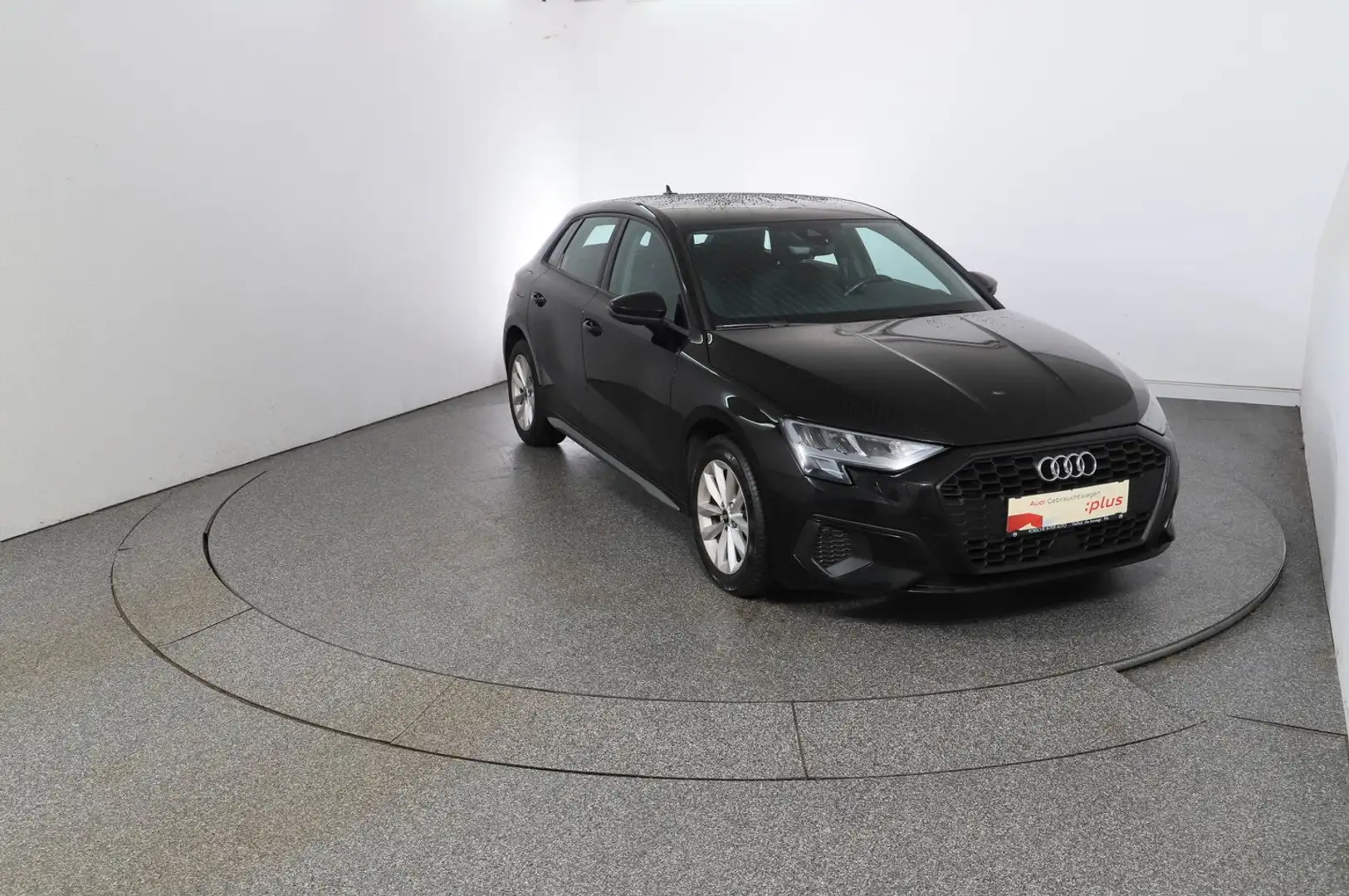 Audi A3 30 TDI Schwarz - 2