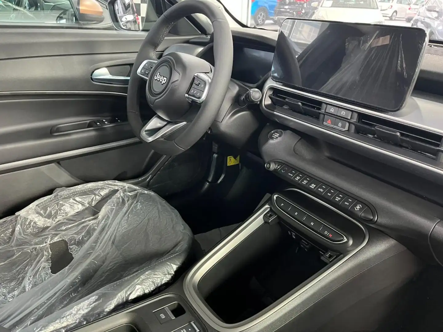 Jeep Avenger 1.2 Turbo 100 CV MHEV Summit cambio automatico Noir - 2