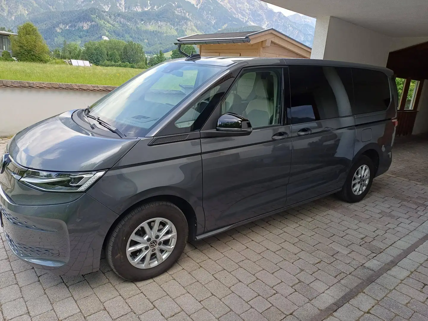 Volkswagen T7 Multivan Multivan 2,0 TDI Business ÜH Business Grau - 1