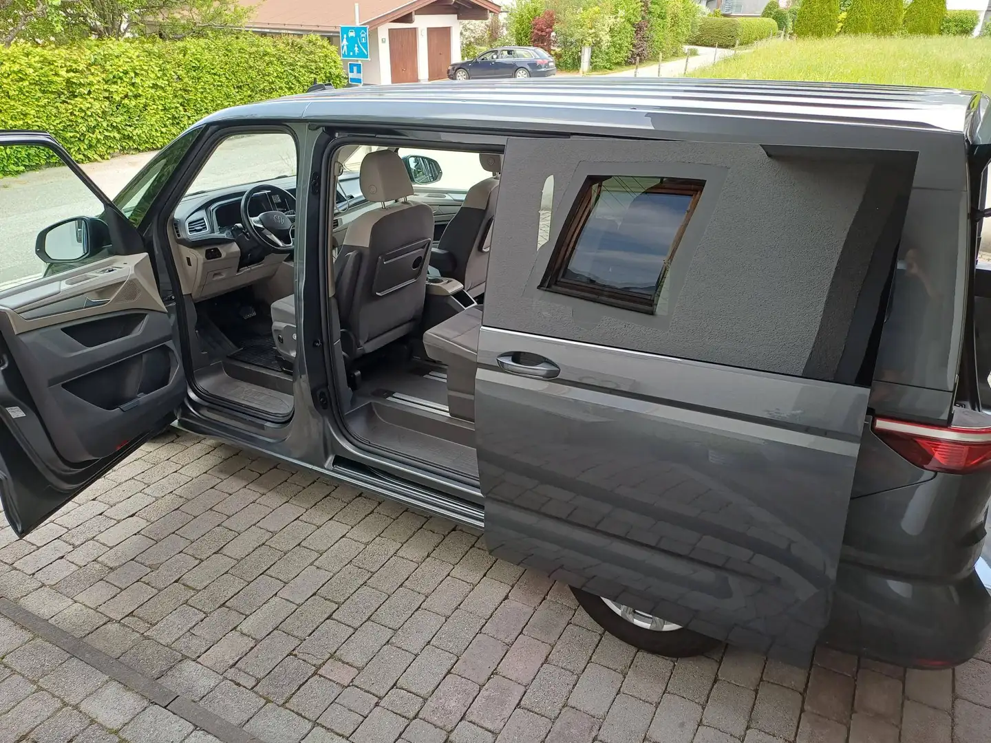 Volkswagen T7 Multivan Multivan 2,0 TDI Business ÜH Business Grau - 2
