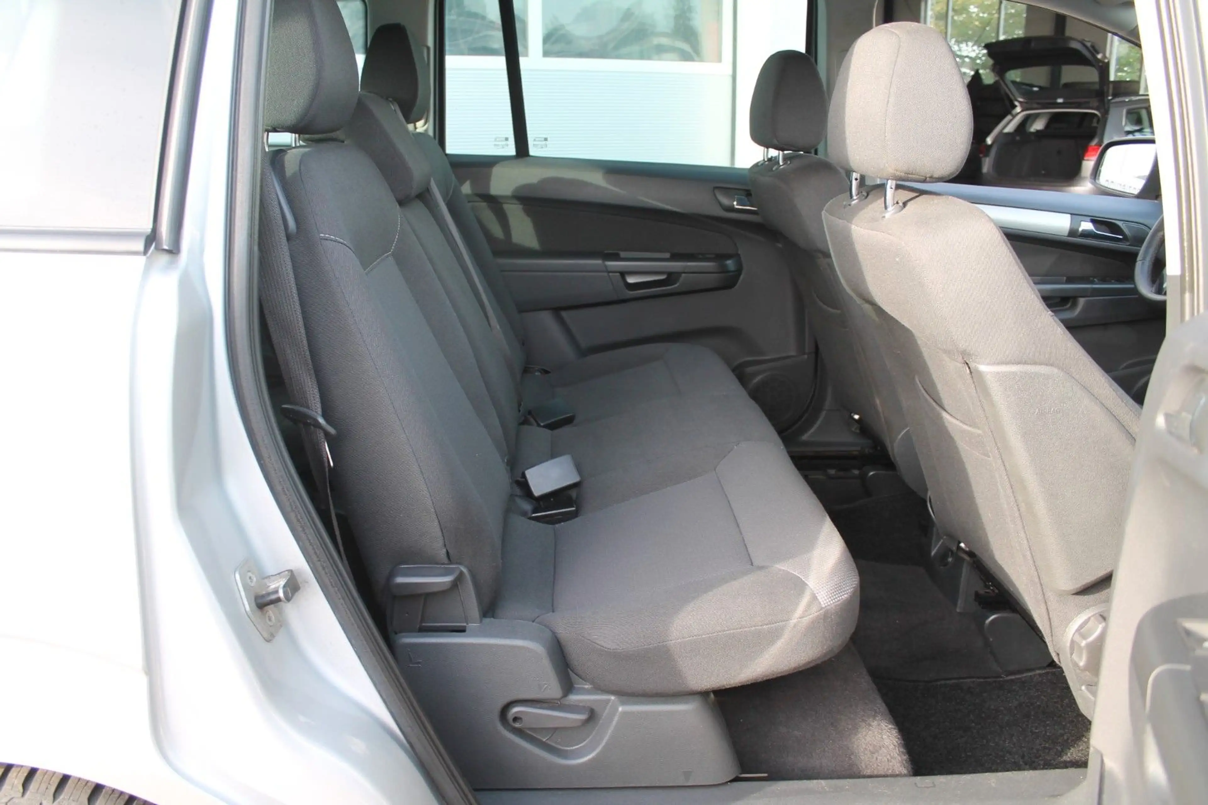 Opel Zafira B Family *TÜV-NEU* — photo 14