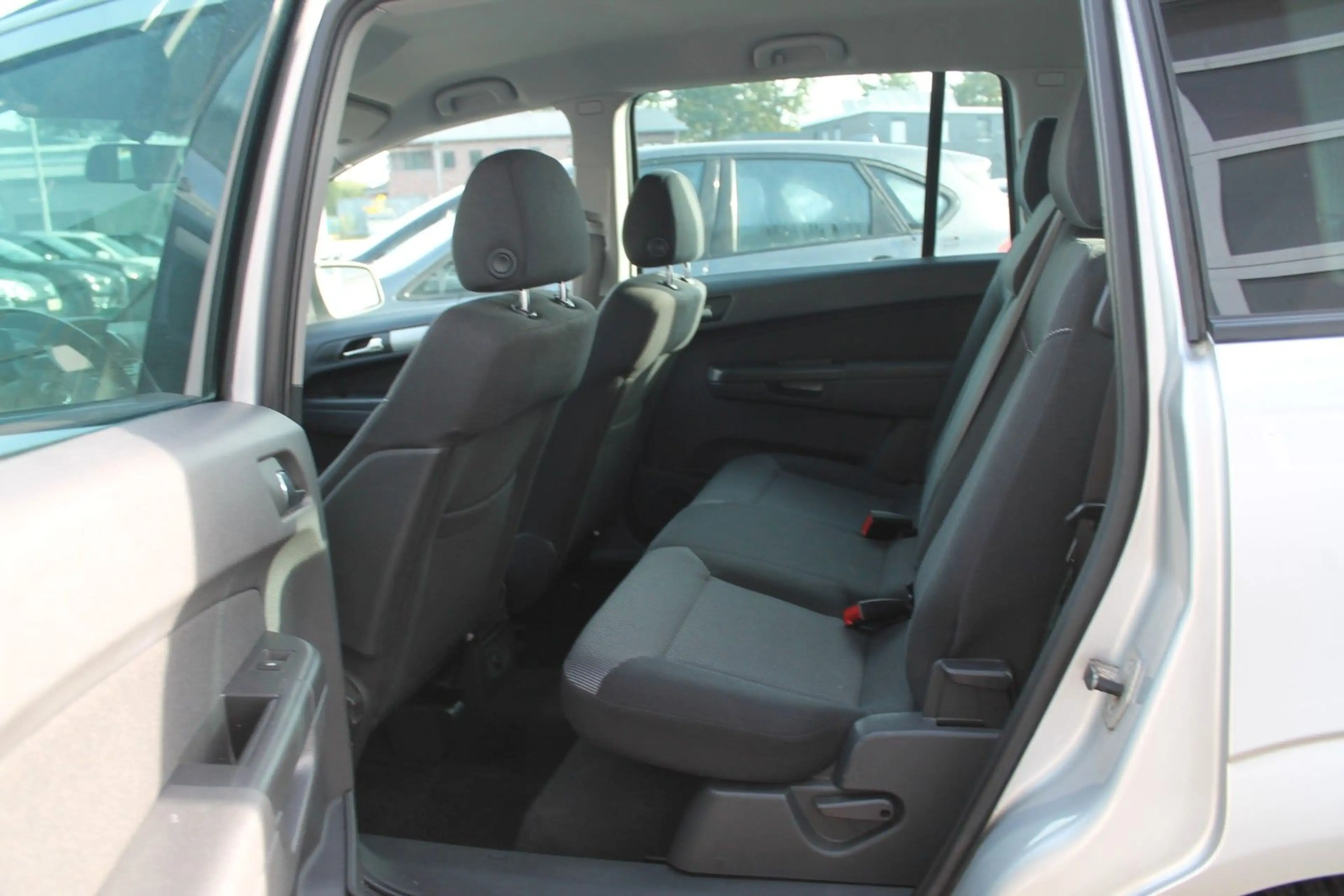 Opel Zafira B Family *TÜV-NEU* — photo 7