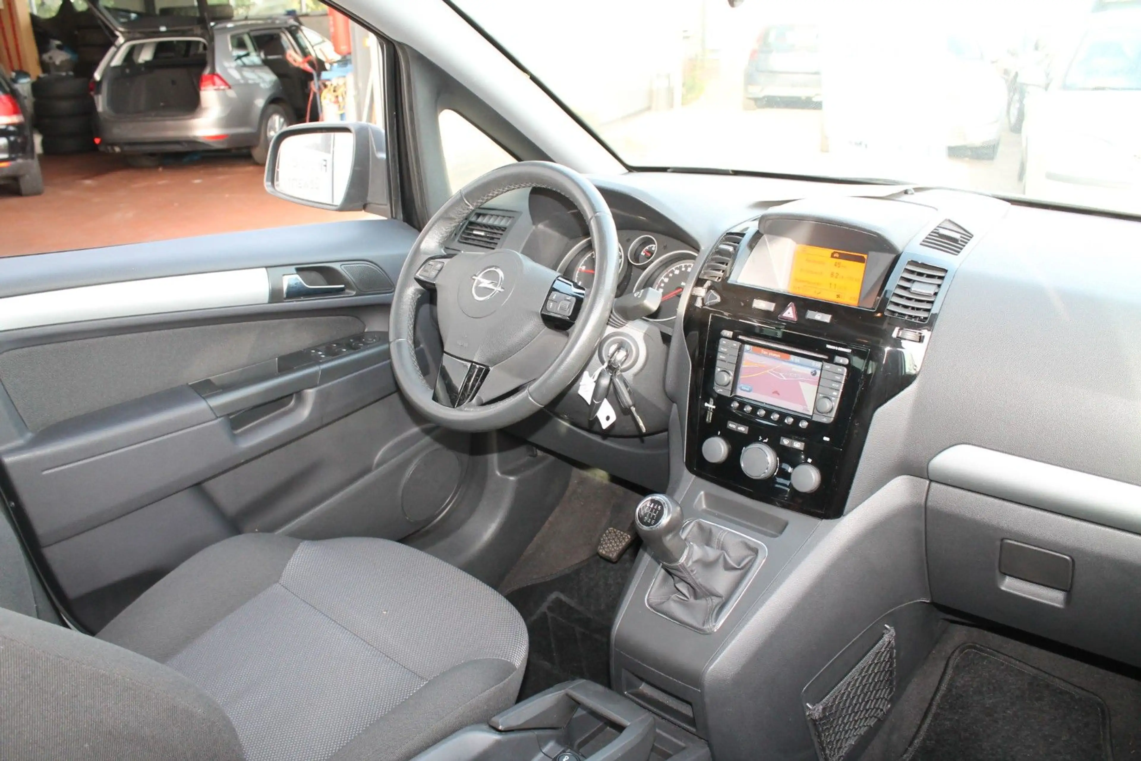Opel Zafira B Family *TÜV-NEU* — photo 15