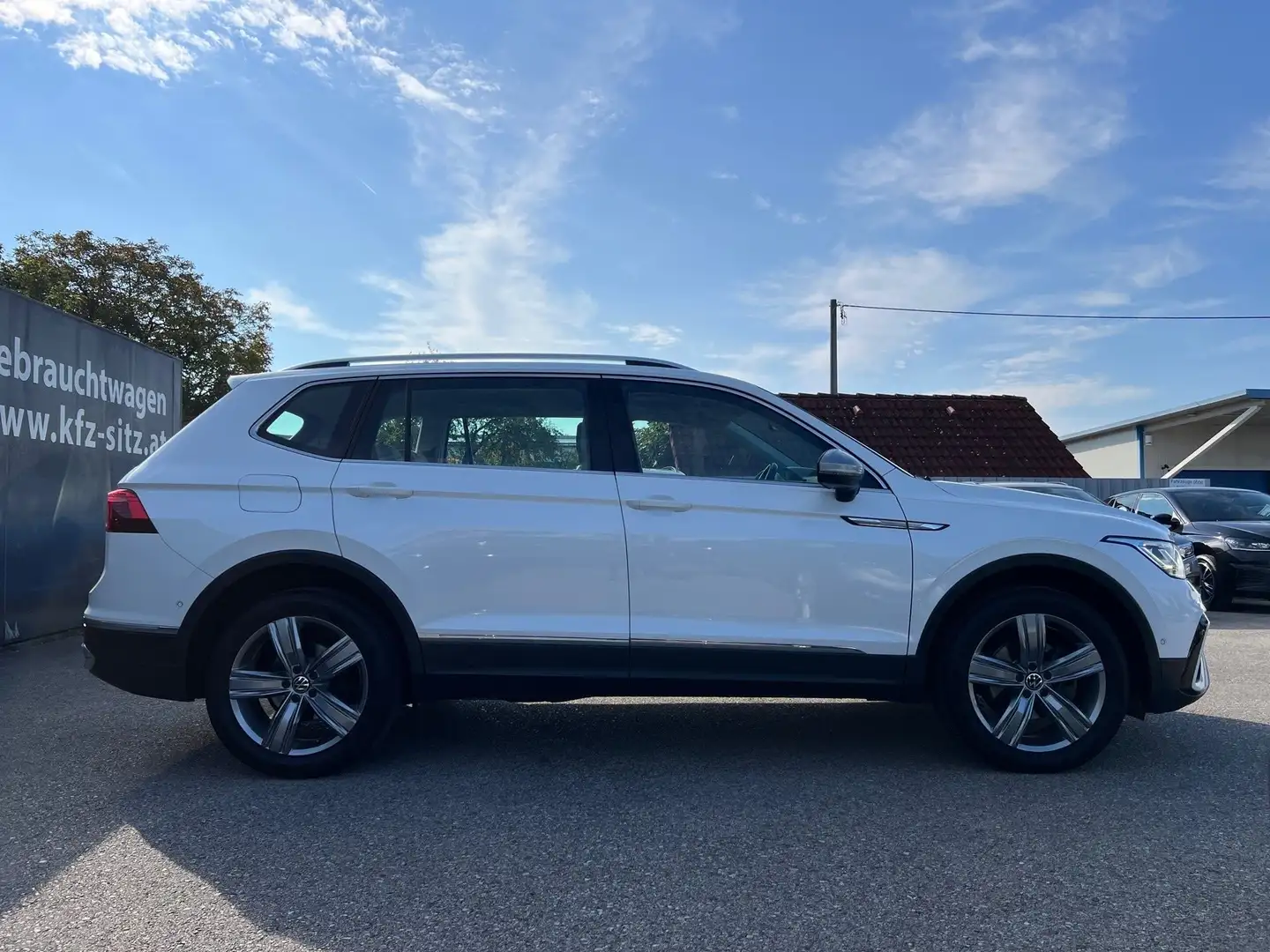 Volkswagen Tiguan Allspace 2,0 TDI 4Motion Elegance DSG Weiß - 2