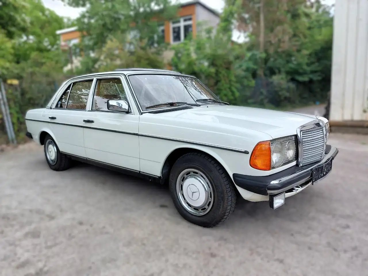 Mercedes-Benz 230, foto 3