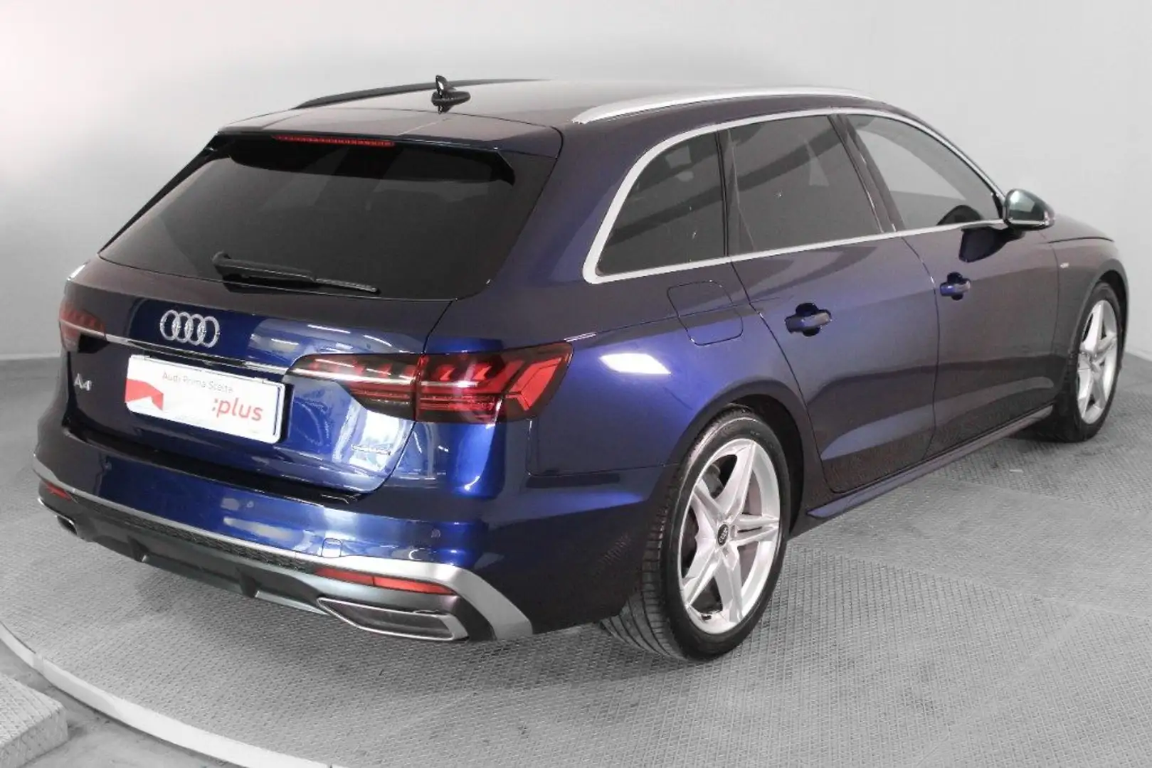 Audi A4 Avant 40 TDI S tronic S line edition Blu/Azzurro - 2