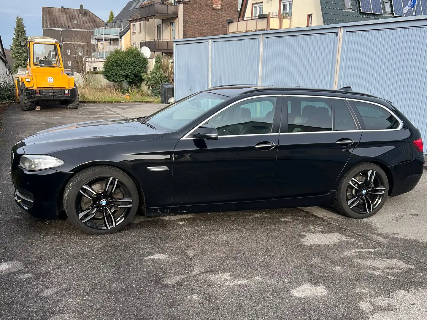 BMW 520 520d Touring Aut. Schwarz - 2