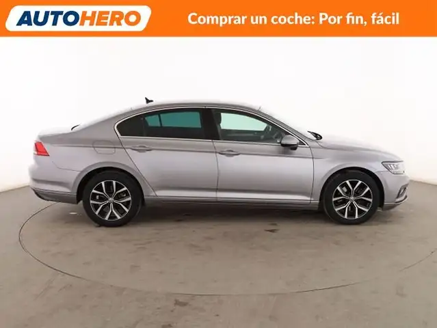 Volkswagen Passat view 7