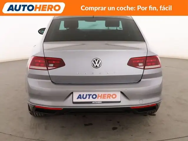 Volkswagen Passat view 5