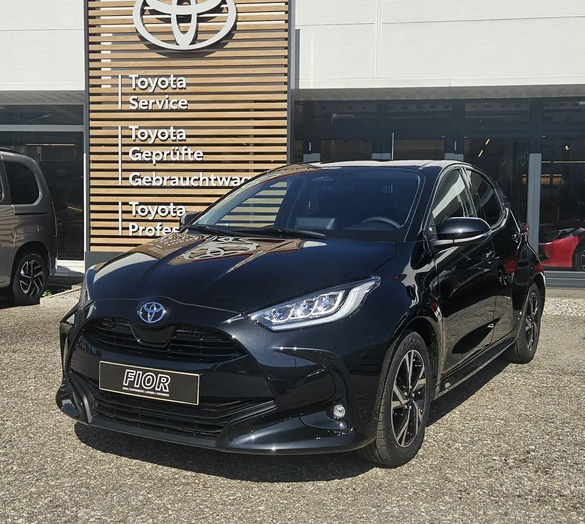 Toyota Yaris VVT-i Hybrid Active Drive 2,99% Fix Zins Zwart - 1