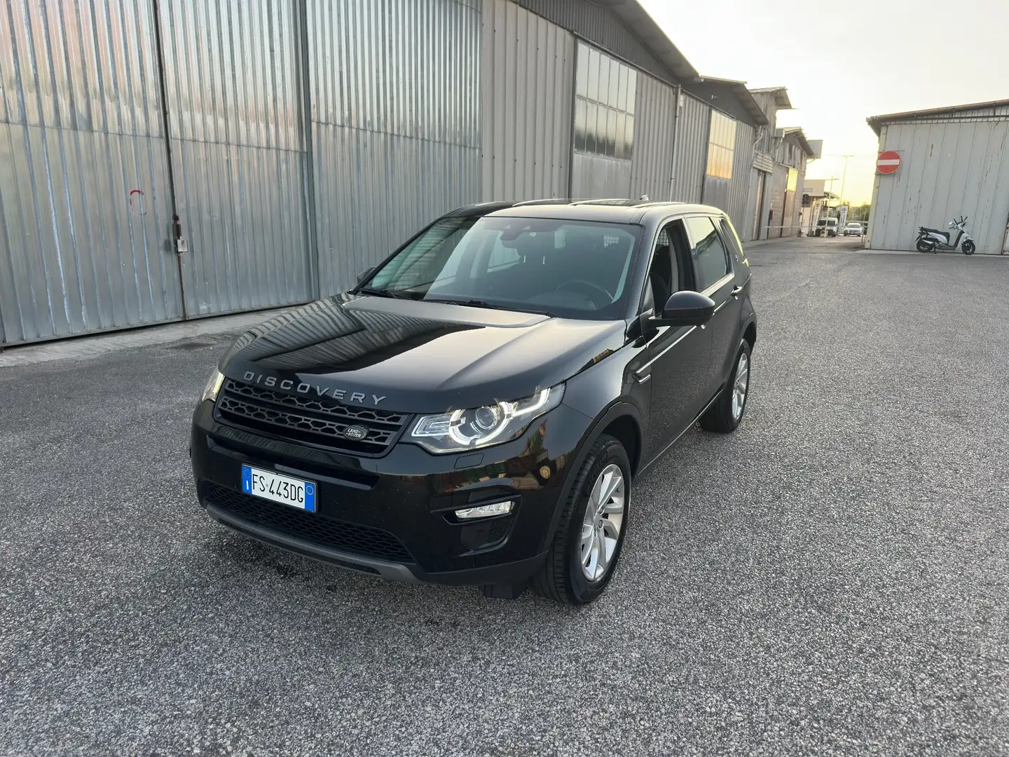 Land Rover Discovery Sport Discovery Sport 2.0 TD4 150 CV n1 Fekete - 1