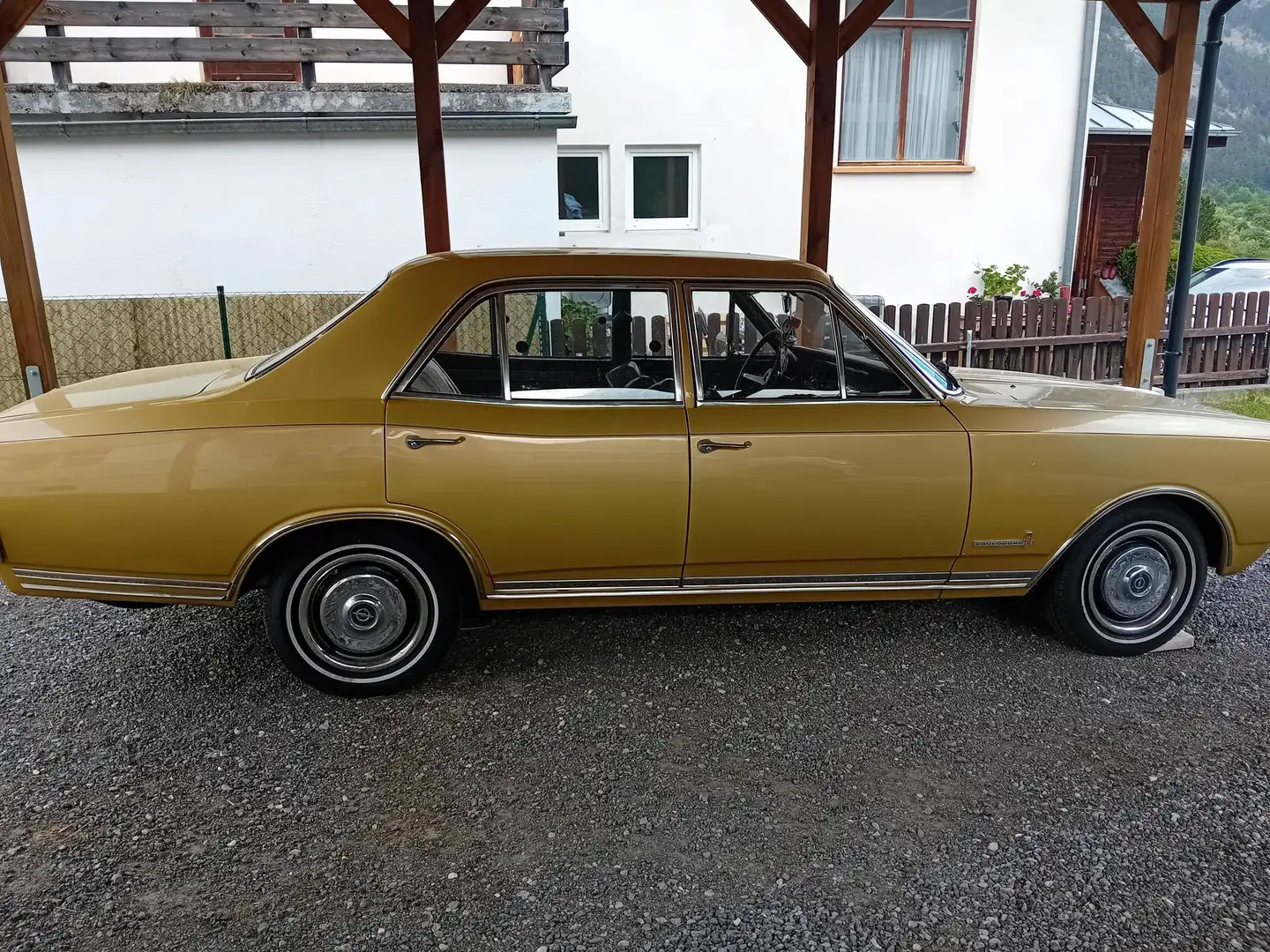 Opel Sonstige Commodore A Limousine Gold - 1