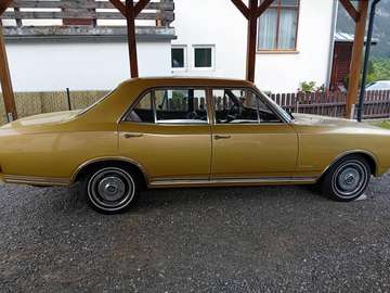 Commodore A Limousine