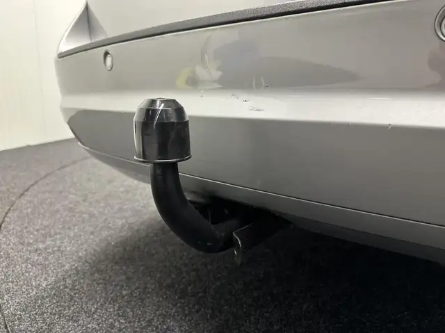 Volvo V50 view 11