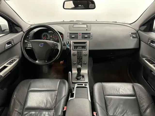 Volvo V50 view 2
