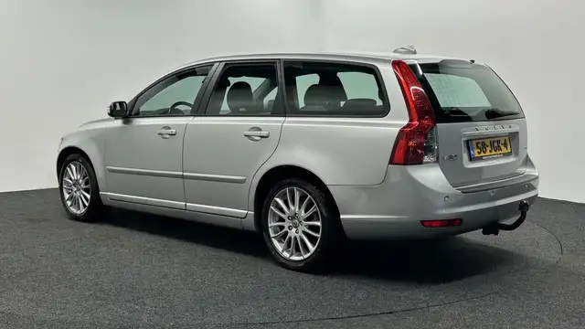 Volvo V50 view 4