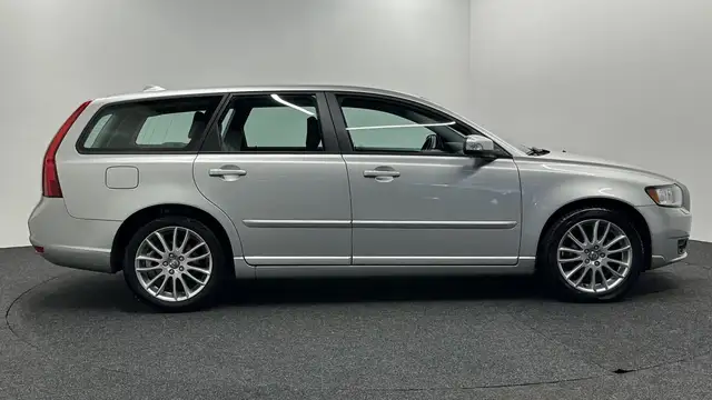 Volvo V50 view 9