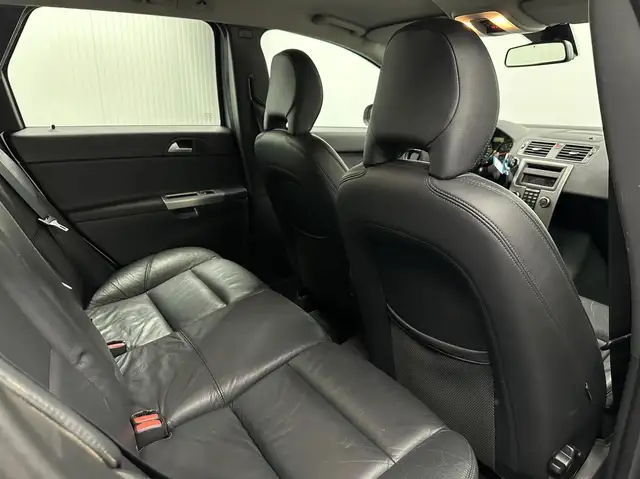 Volvo V50 view 15