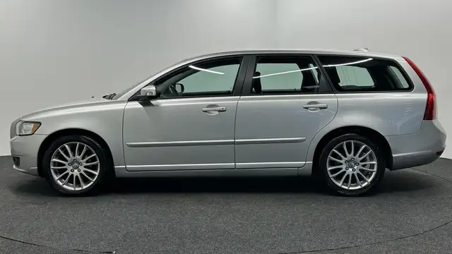 Volvo V50 view 8