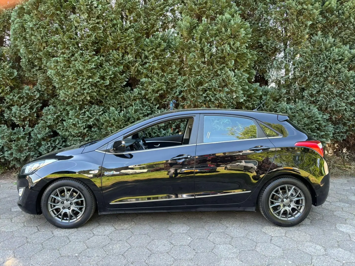 Hyundai i30 1.6 GDI i-Motion Nero - 2