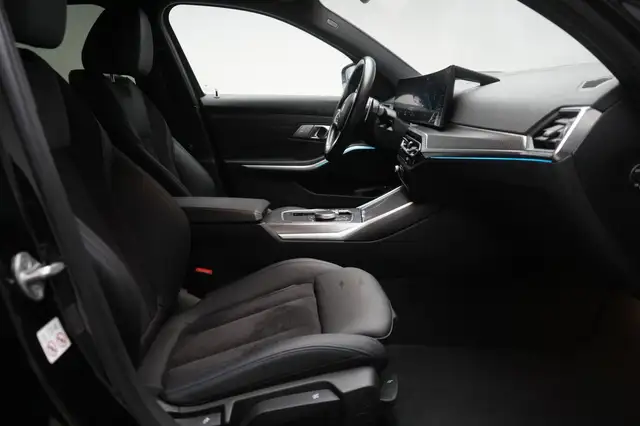 BMW 3 Series view 6