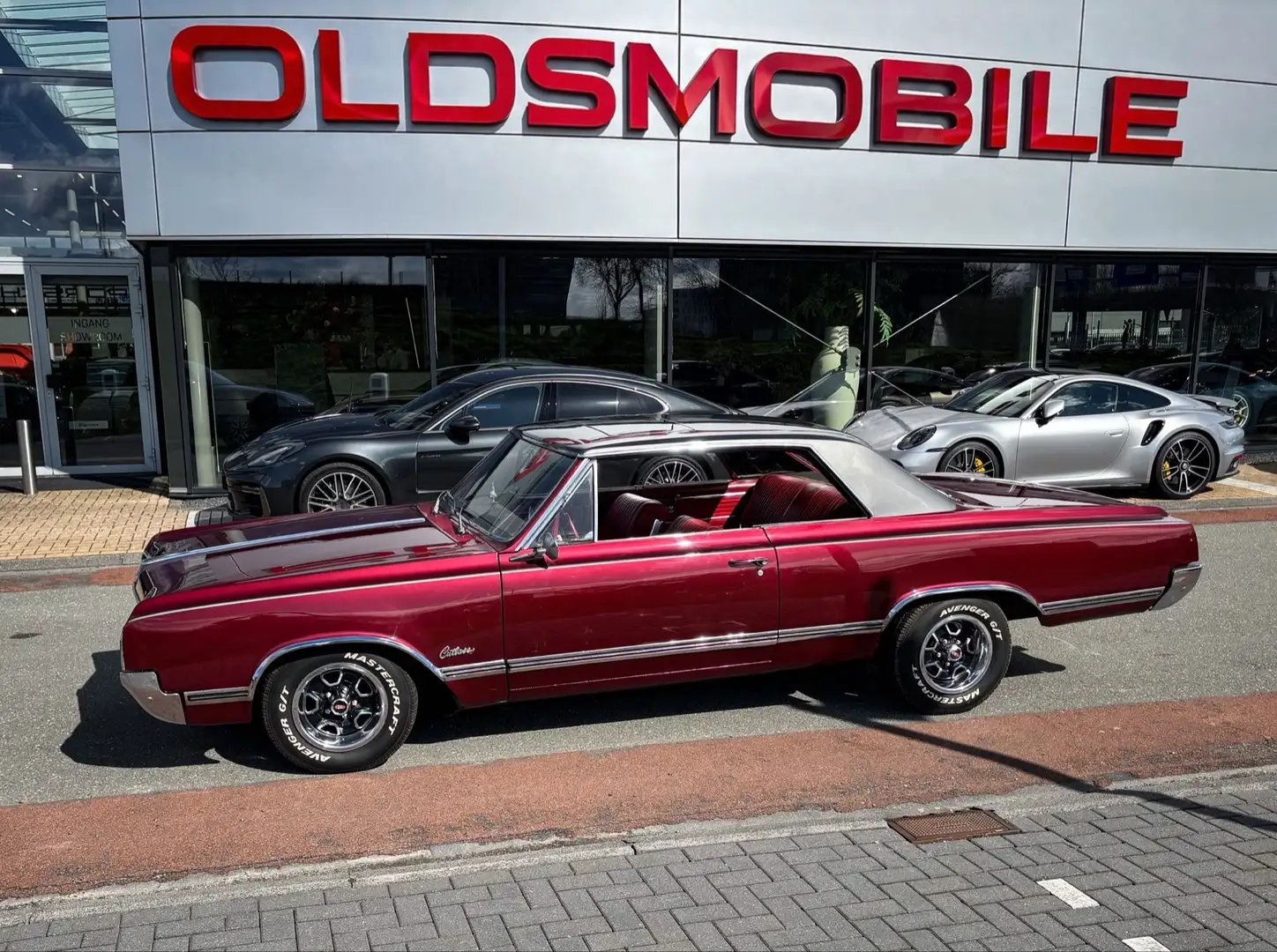 Oldsmobile Cutlass F-85 330Cui V8 LPG Rot - 1