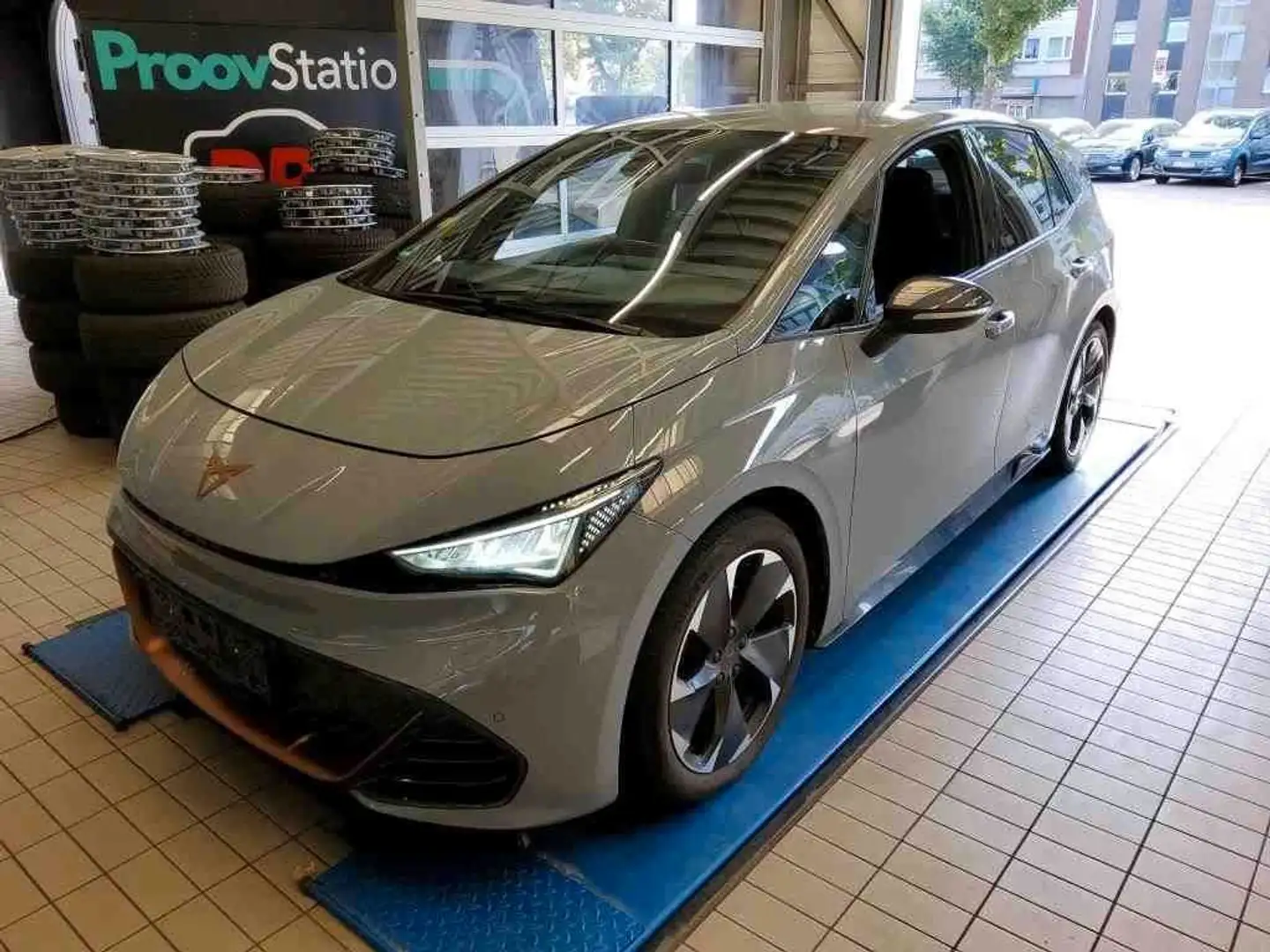 CUPRA Born Aut. Navi LED SHZ ACC Alu19 WP Gris - 1