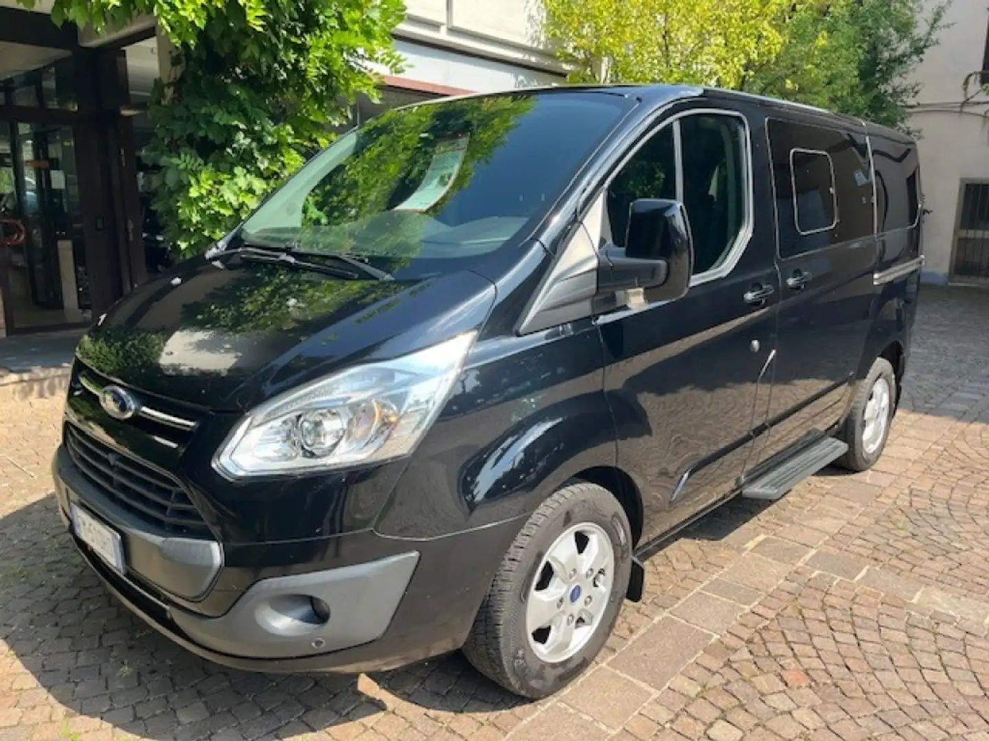 Ford Tourneo Custom 2.0 TDCi 8 Posti Titanium Noir - 1