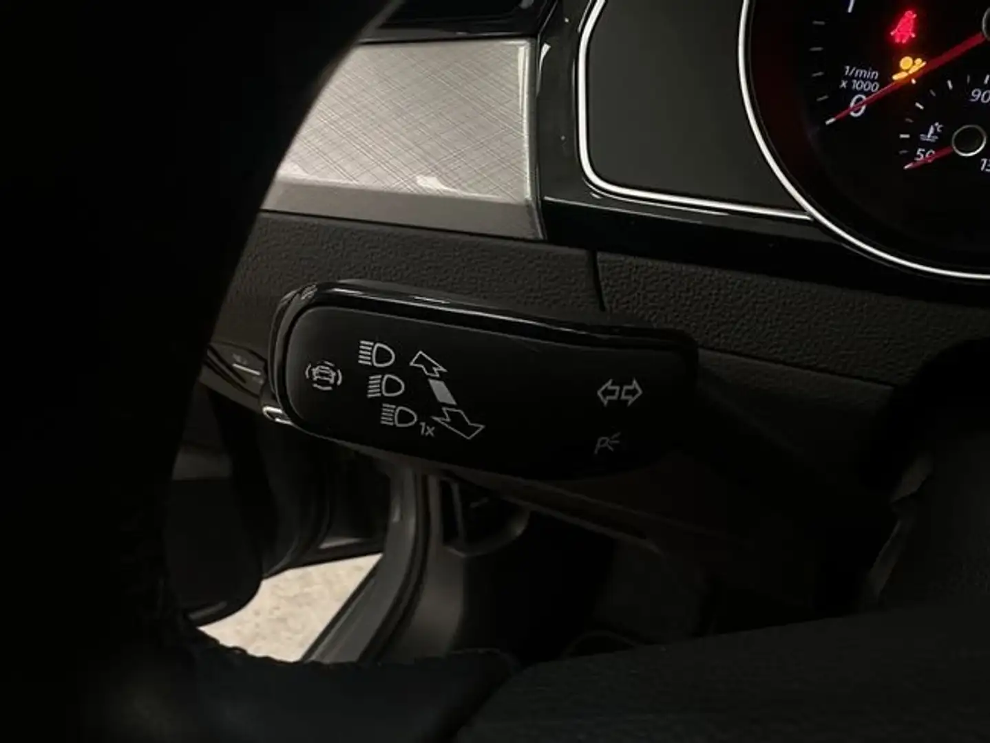 Volkswagen Passat 2.0TDI EVO Business 110kW Gris - 2