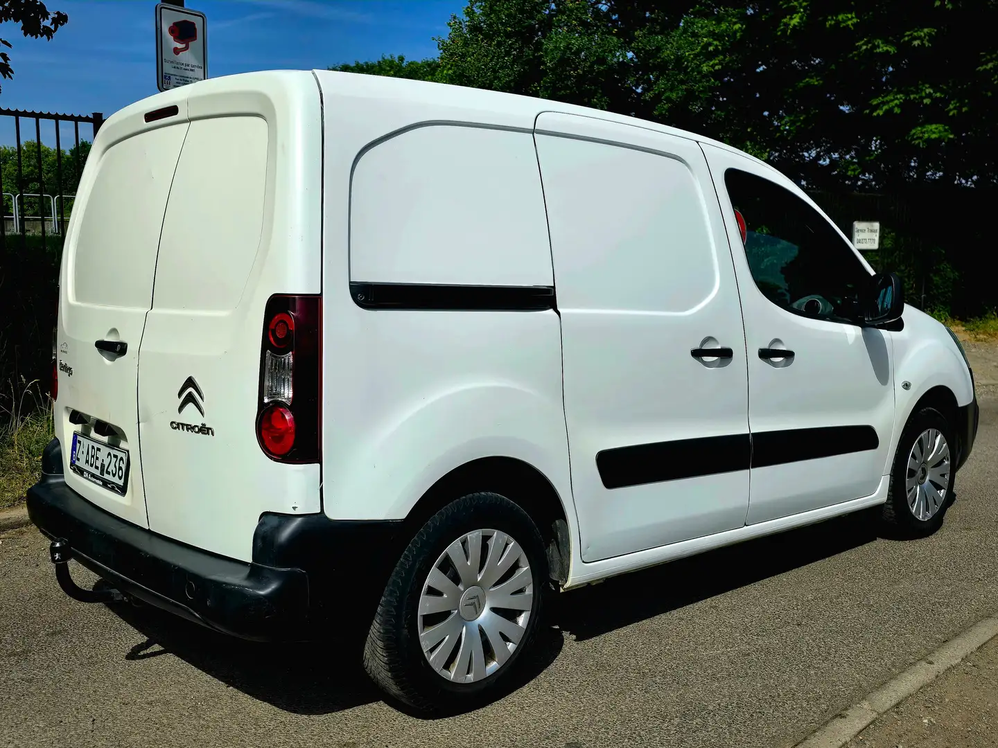 Citroen Berlingo 1.6hdi * 3 PLACES * AIRCO * 3 PLACES * GARANTIE * Blanc - 2