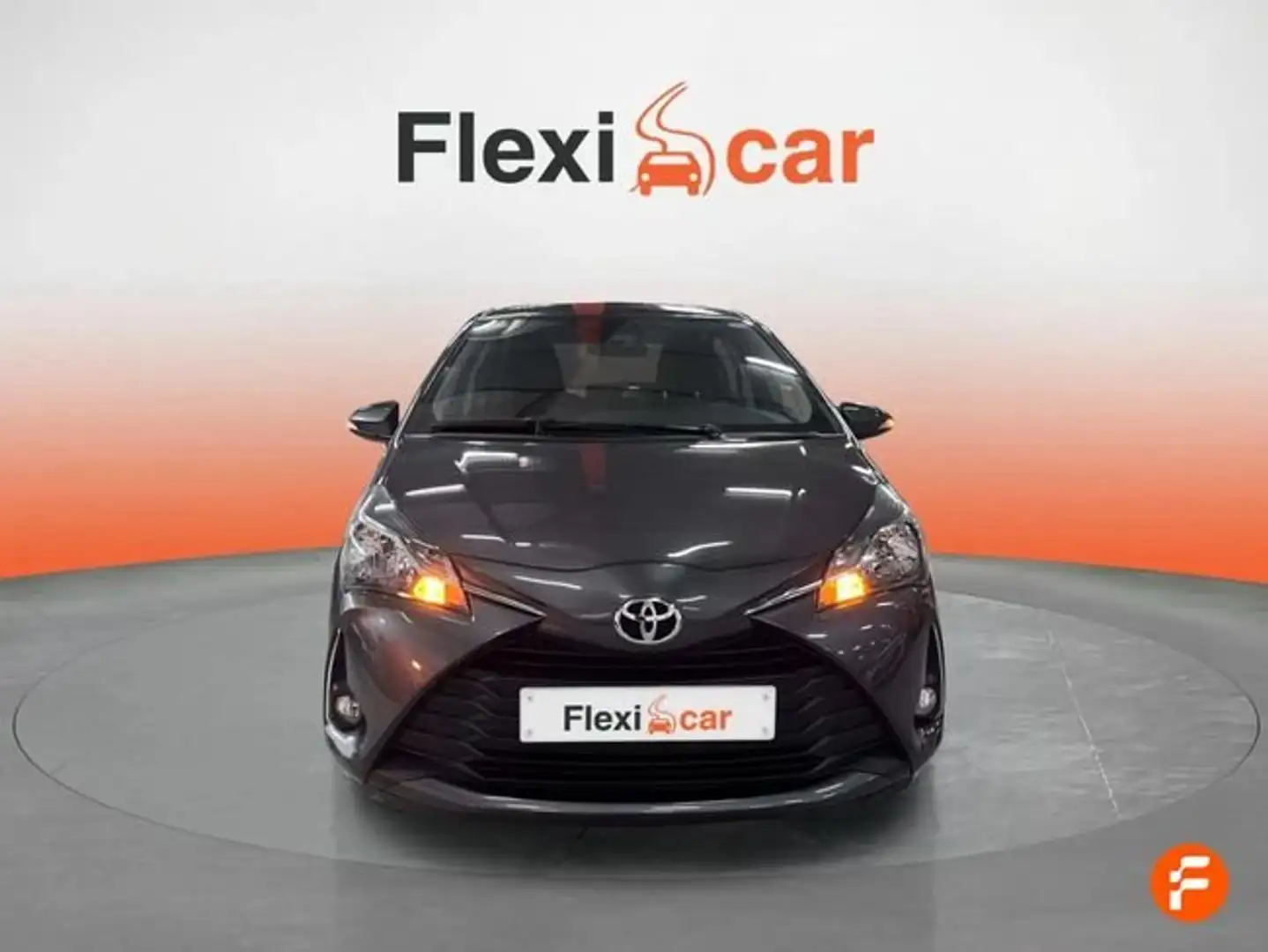 Toyota Yaris 1.0 Active Gris - 2