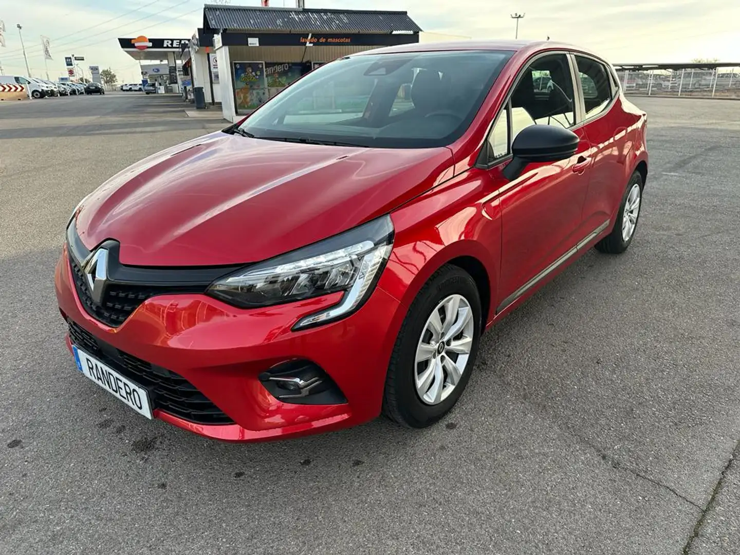 Renault Clio TCe Business 67kW Rouge - 1