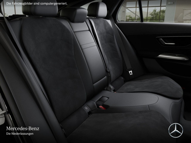Mercedes-Benz E 220 d T 4M AMG Pano Distr. LED AHK Night Kamera — photo 13
