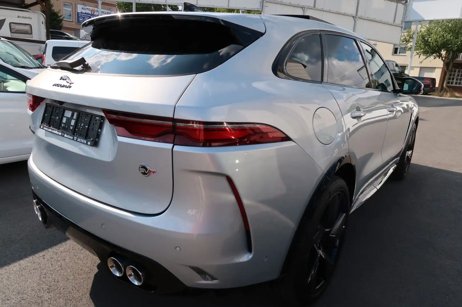 Jaguar F-Pace F-PACE SVR AWD # 23.000 km # Schiebedach Silber - 2