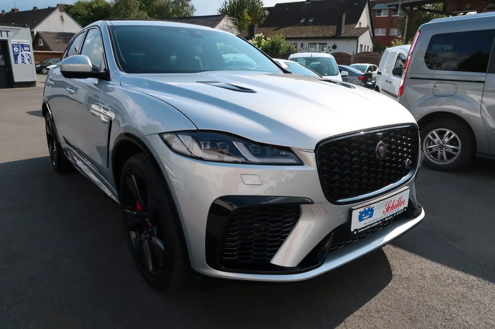 Jaguar F-Pace F-PACE SVR AWD # 23.000 km # Schiebedach Silber - 1