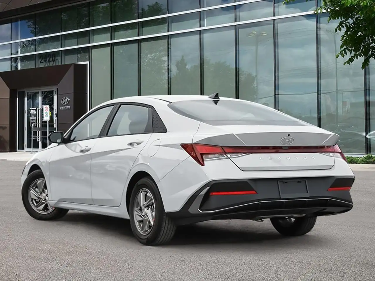 Hyundai ELANTRA photo Hyundai ELANTRA