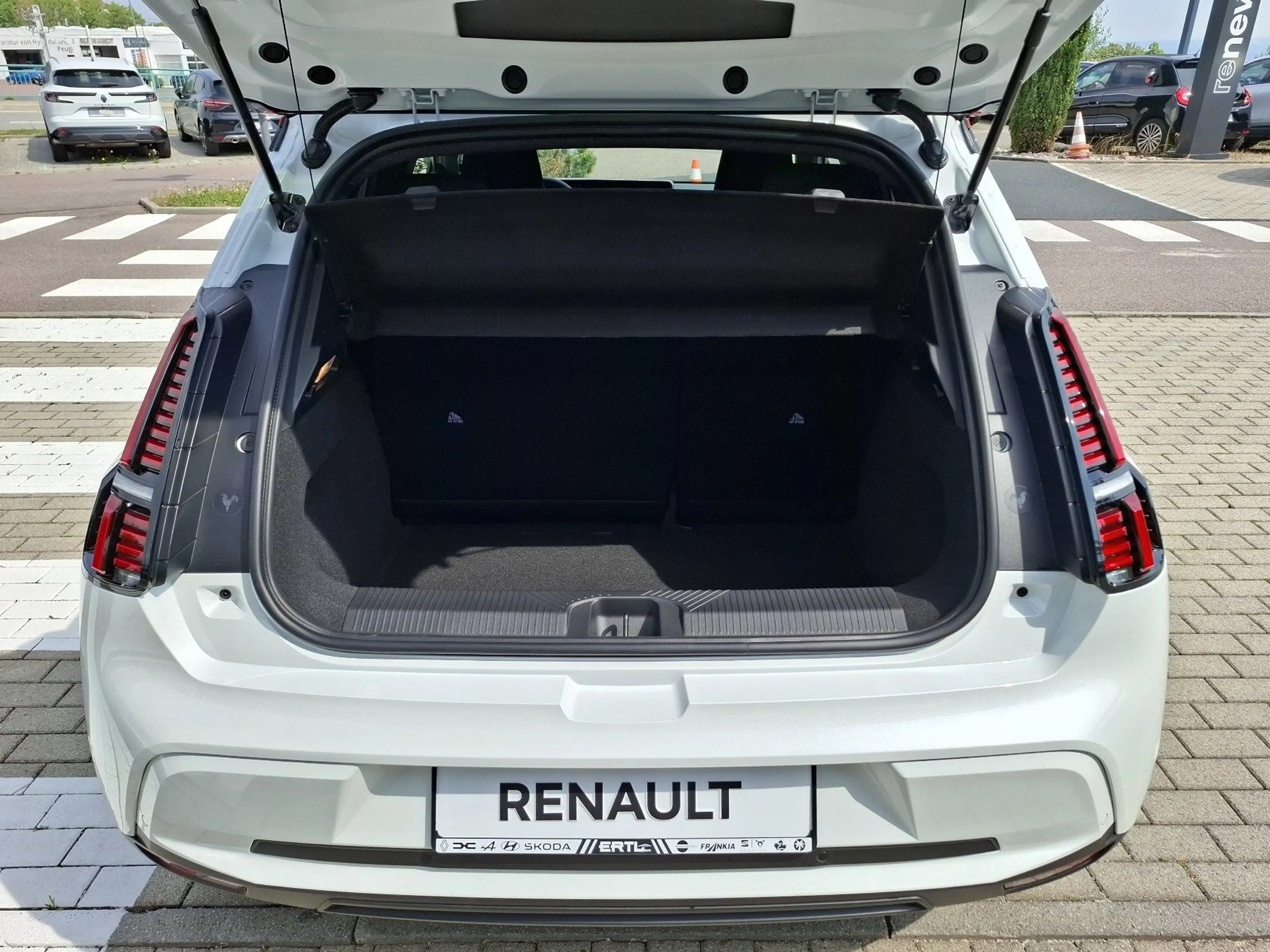 Renault R 5 E-Tech elektrisch Techno 150 Comfort Range — photo 9