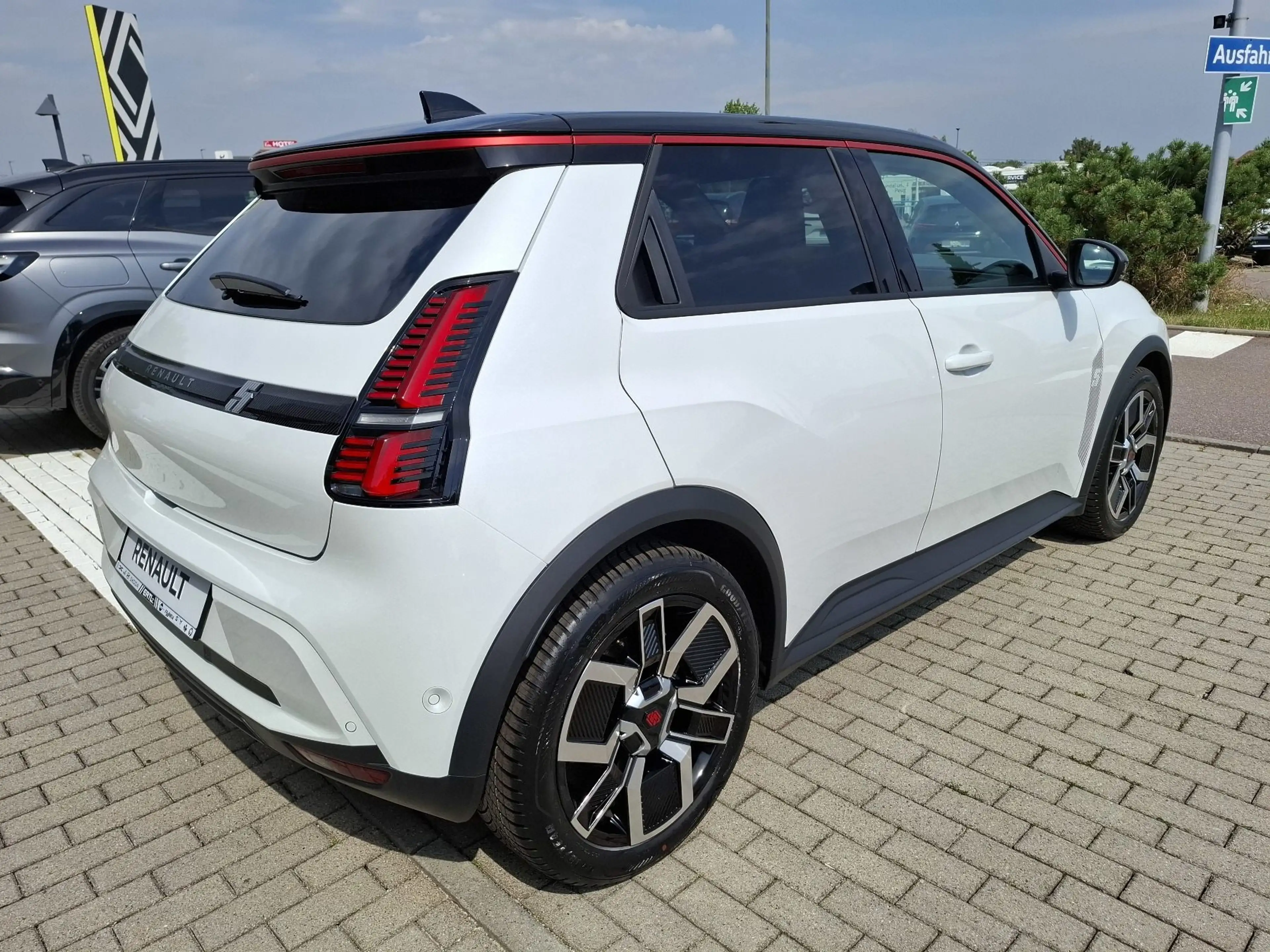Renault R 5 E-Tech elektrisch Techno 150 Comfort Range — photo 6