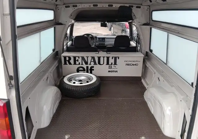 Renault Express view 3