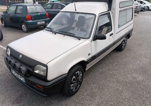 Renault Express view 2