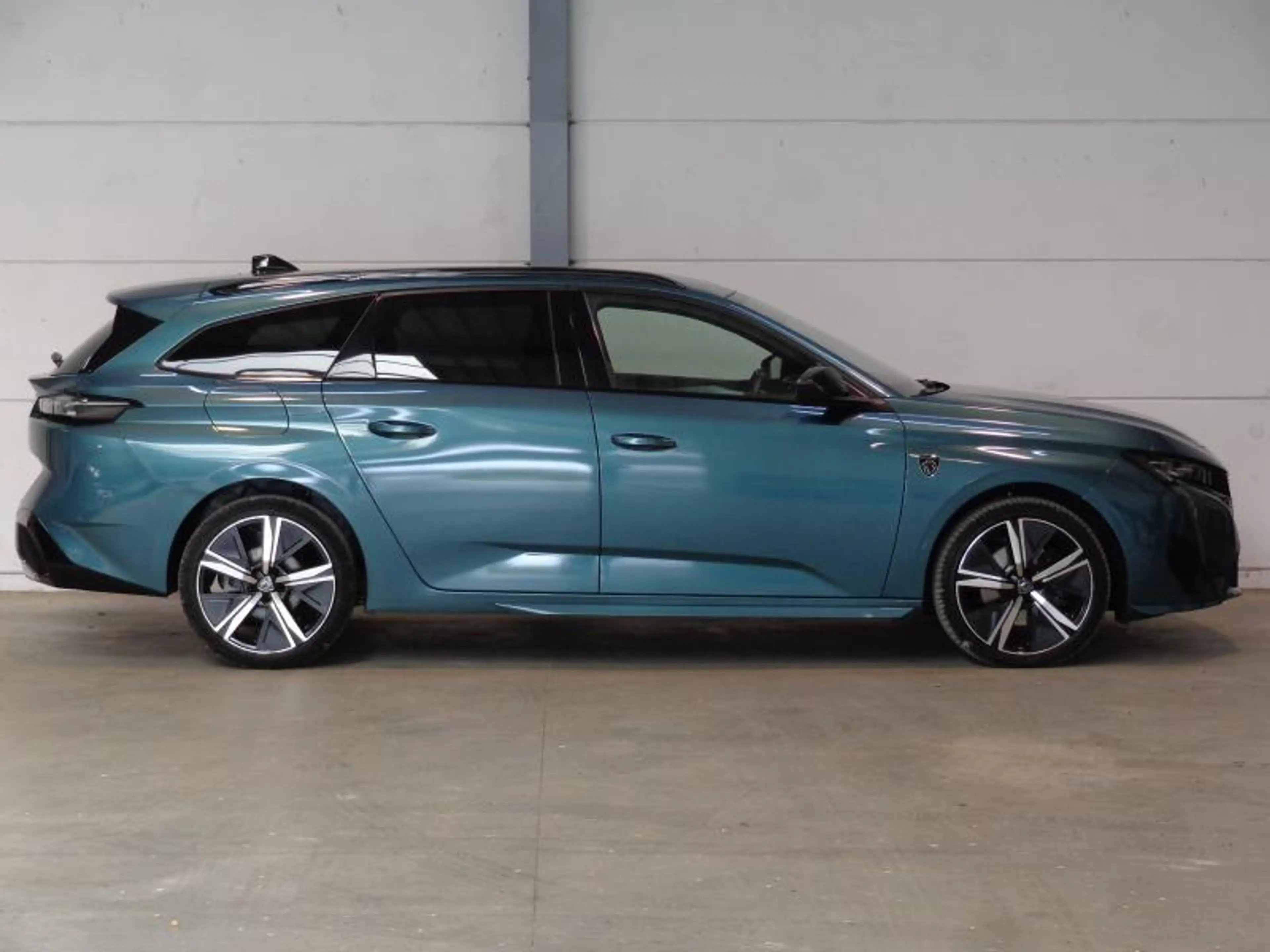 Peugeot 308 MHEV GT e-DCS6 - GPS - Caméra — photo 13
