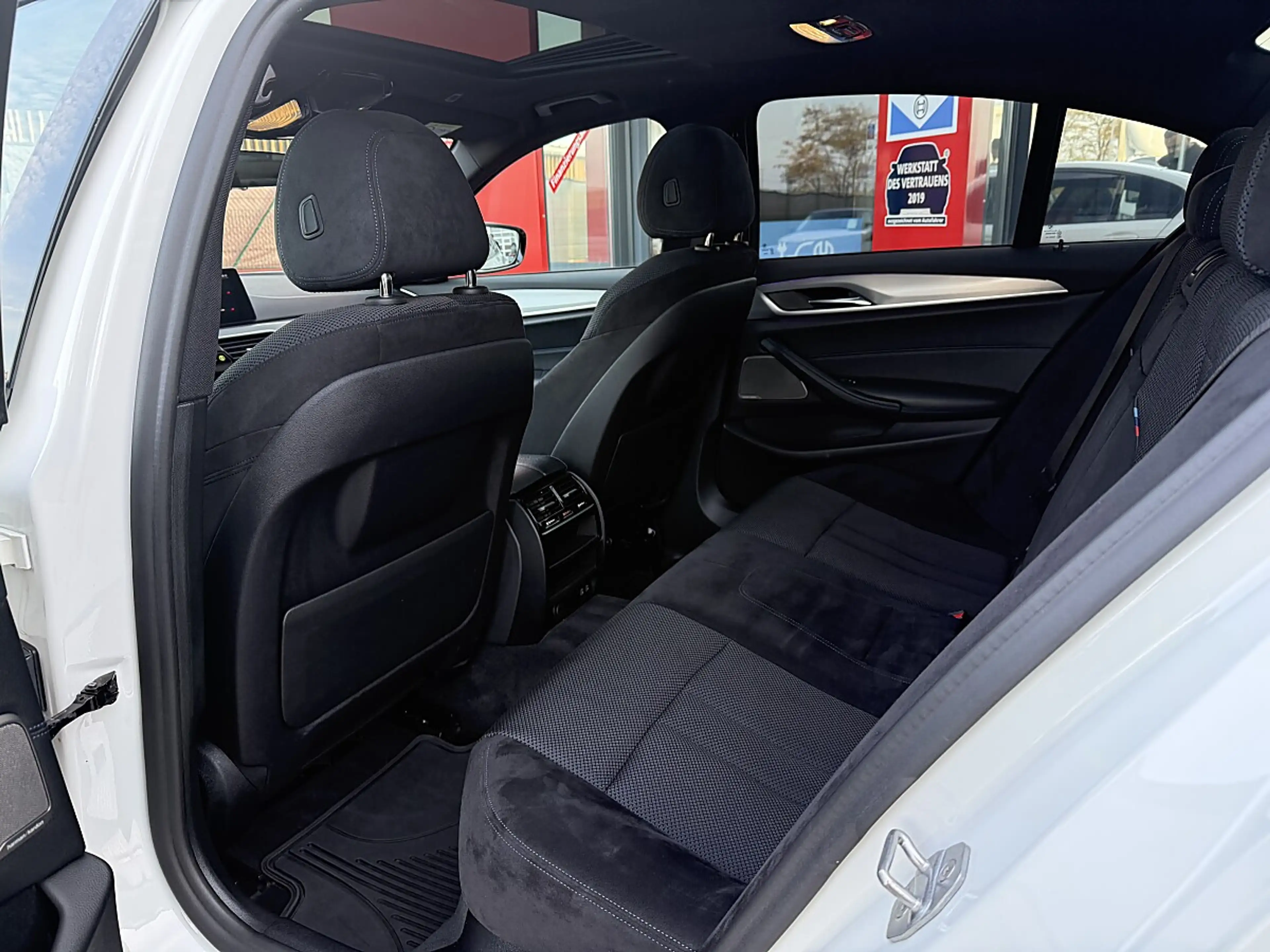 BMW 530 e xDrive Aut. — photo 11
