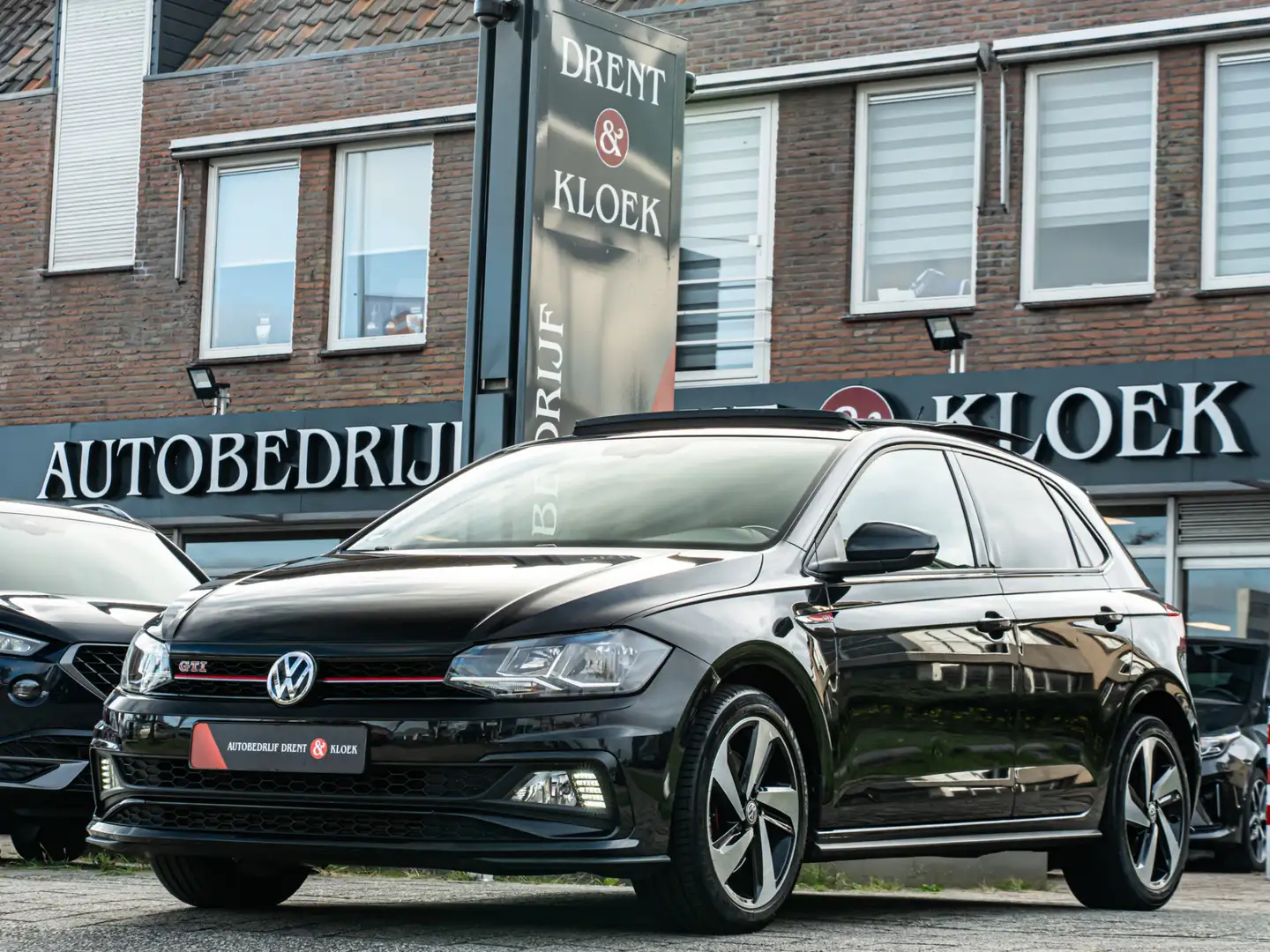 Volkswagen Polo GTI 2.0 TSI PANO VIRTUAL DASH STOELVERW 17 INCH CRUISE Zwart - 1