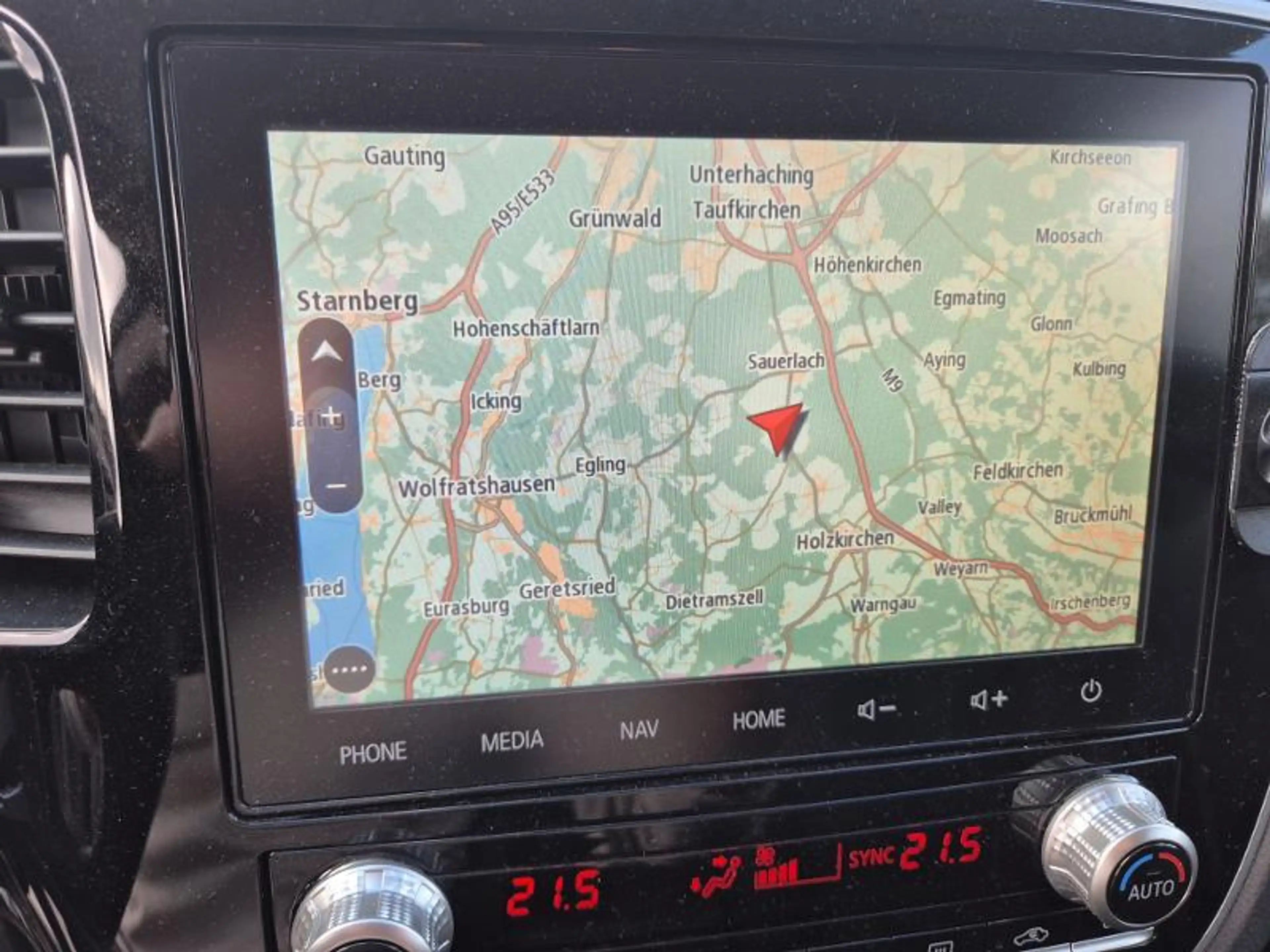 Mitsubishi Outlander PHEV BASIS Spirit 2.4 4WD Kamera AC — photo 15
