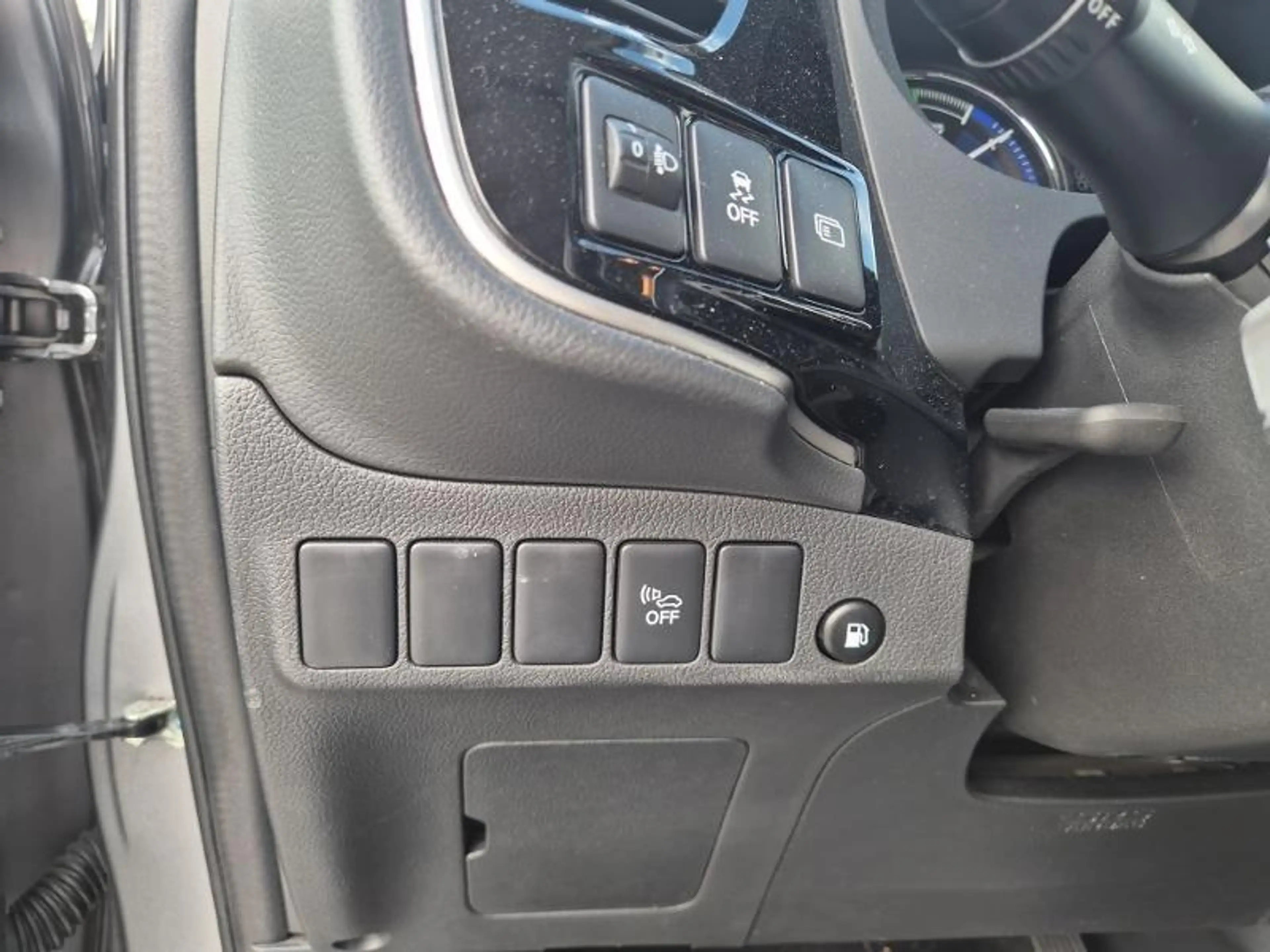 Mitsubishi Outlander PHEV BASIS Spirit 2.4 4WD Kamera AC — photo 13