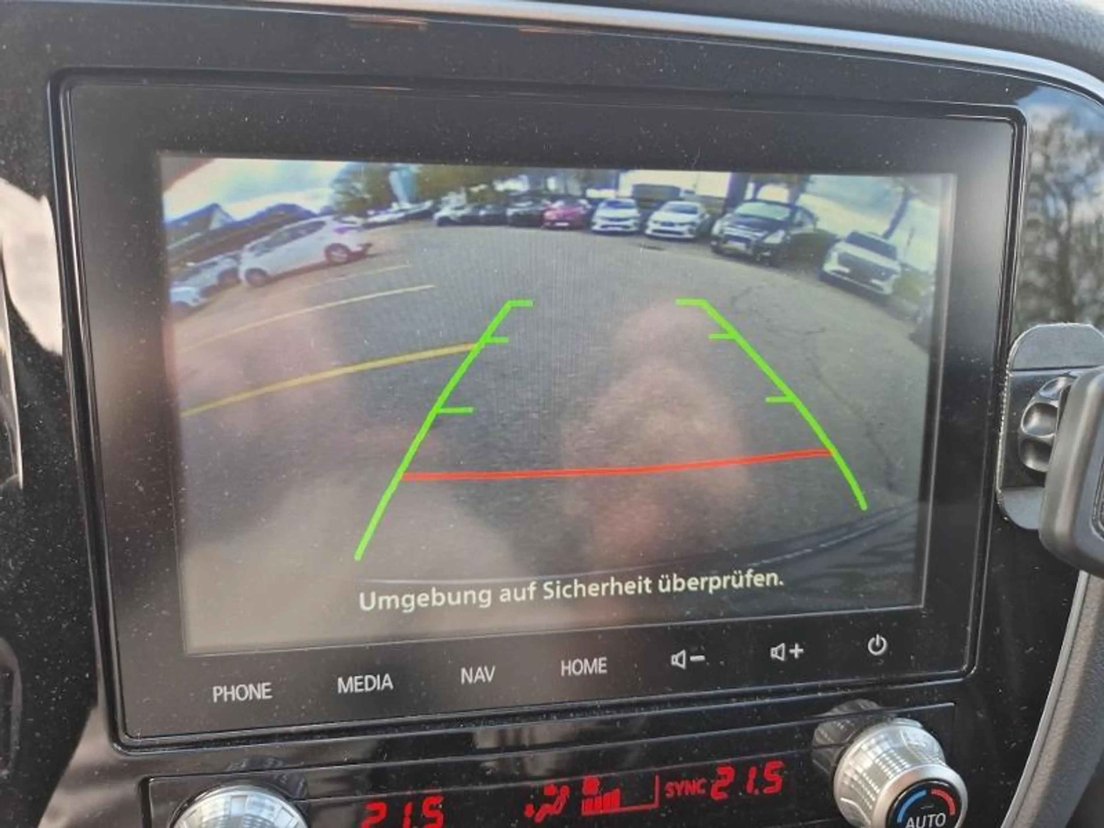 Mitsubishi Outlander PHEV BASIS Spirit 2.4 4WD Kamera AC — photo 14